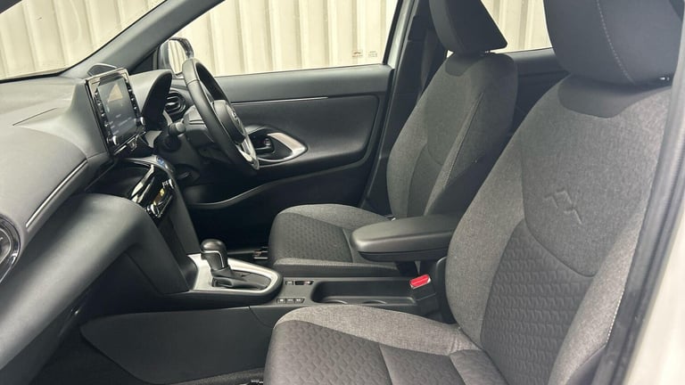 Toyota Yaris Cross 1.5 VVT-h Design SUV 5dr Petrol Hybrid E-CVT Euro 6 (s/s) (116 ps) Petrol/Ele...