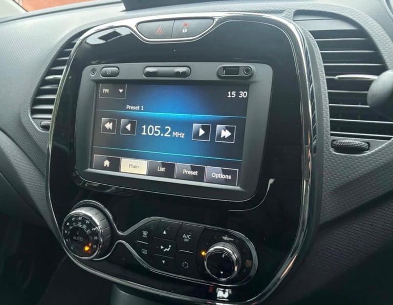 Renault, CAPTUR, Hatchback, 2015, Manual, 898 (cc), 5 doors