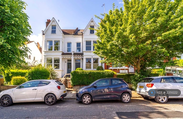 1 bedroom flat in Alexandra Park Road, London, Greater London, N22 (1 bed) (#2351222)