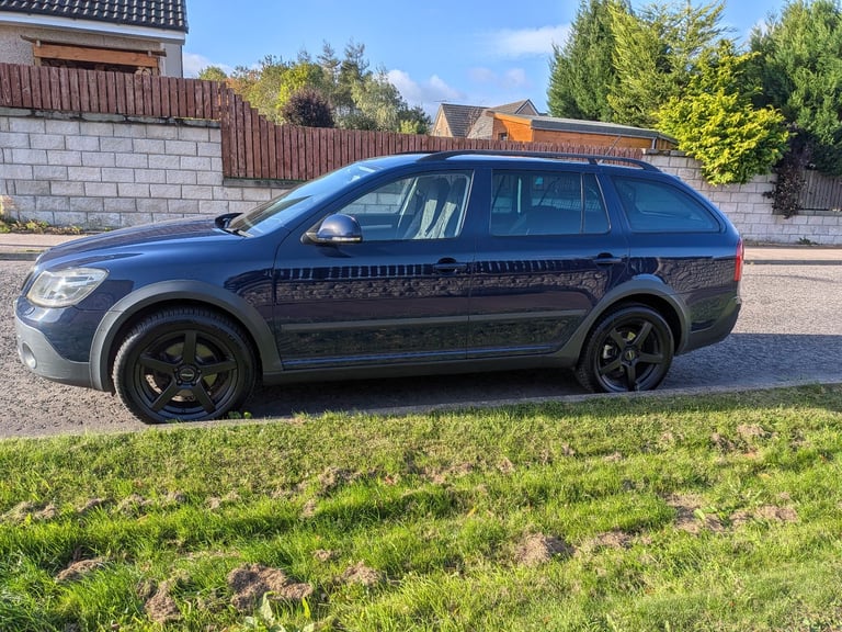 Skoda, OCTAVIA SCOUT, 4X4 Estate, 2011, Manual, 1968 (cc), 5 doors