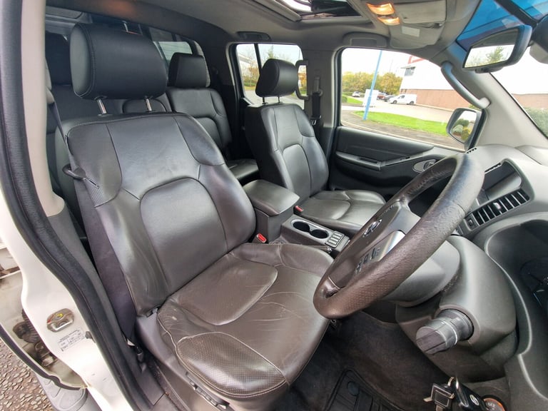 2012 Nissan Navara Double Cab Pick Up Outlaw 3.0dCi V6 231 4WD Auto PICK UP Diesel Automatic