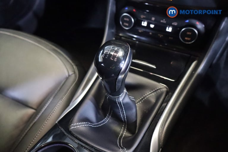 2017 Infiniti Q30 1.5d Premium Tech 5dr HATCHBACK DIESEL Manual