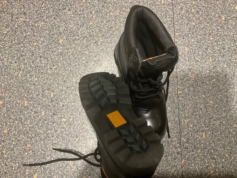 WORKWEAR STEEL TOE CAP boots size 6 in IMMACULATE CLEAN CONDITION thanks 🙏 