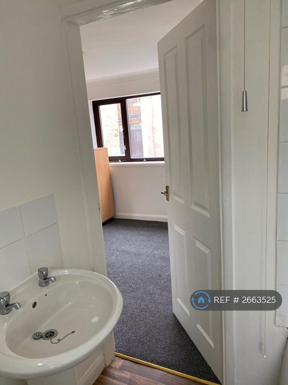 1 bedroom flat in Off Outram Street, Darlington, DL3 (1 bed) (#2663525)
