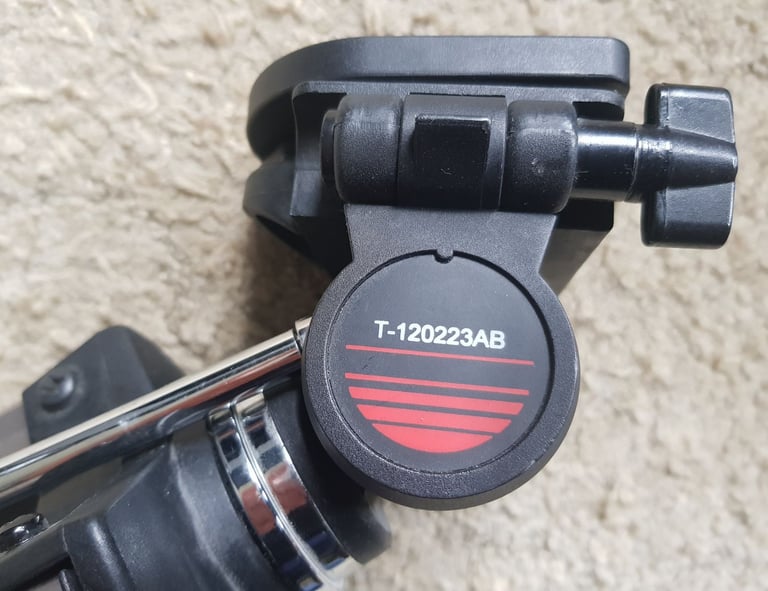 Vanguard Camera tripod -  153cm / 163cm max