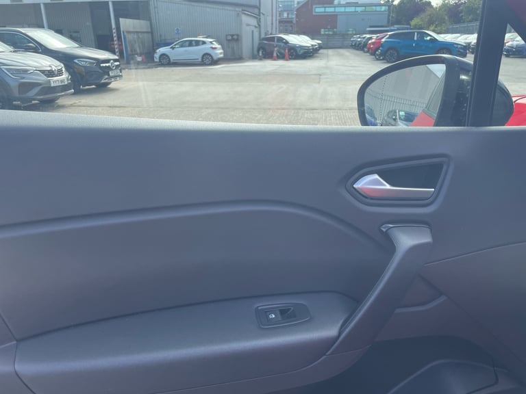 2022 Renault Captur 1.0 Tce Iconic Edition SUV/Crossover Petrol Manual