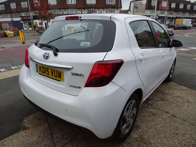 2015 Toyota Yaris 1.5 VVT-h Icon Hatchback 5dr Petrol Hybrid E-CVT Euro 6 (101 ps) HATCHBACK Petr...