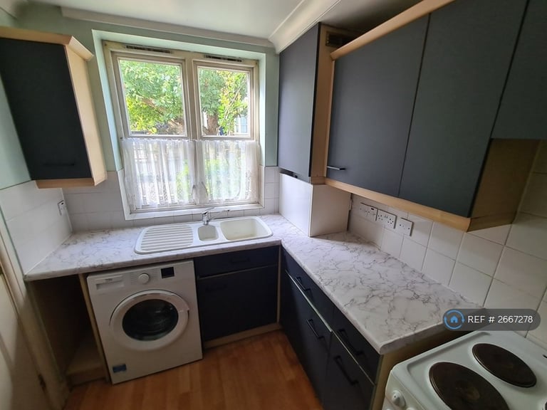 3 bedroom house in Banfield Road, London, SE15 (3 bed) (#2667278)