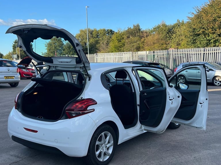 2015 Peugeot 208 1.2 PureTech 82 Active 5dr HATCHBACK Petrol Manual