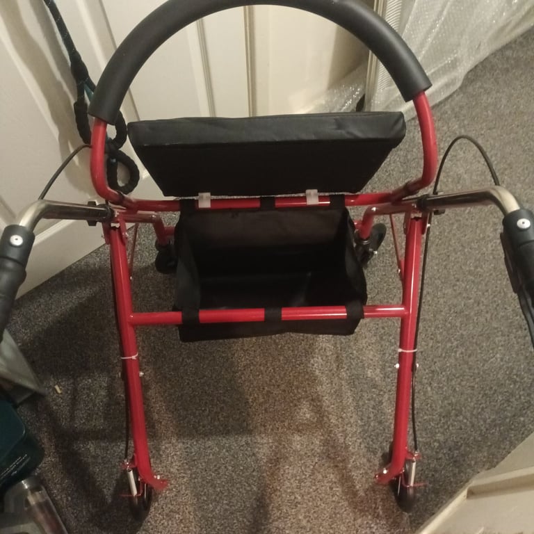 Rollator with seat
