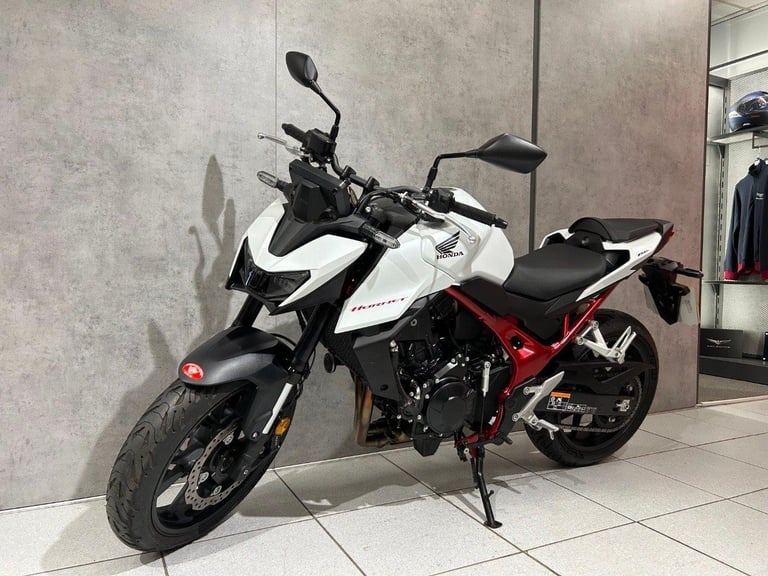 74/2025 Honda CB750 Hornet - ONLY 749 MILES!!