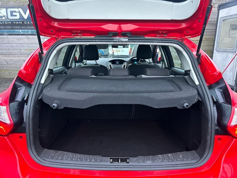 2012 Ford Focus 1.6 Zetec 5dr HATCHBACK Petrol Manual