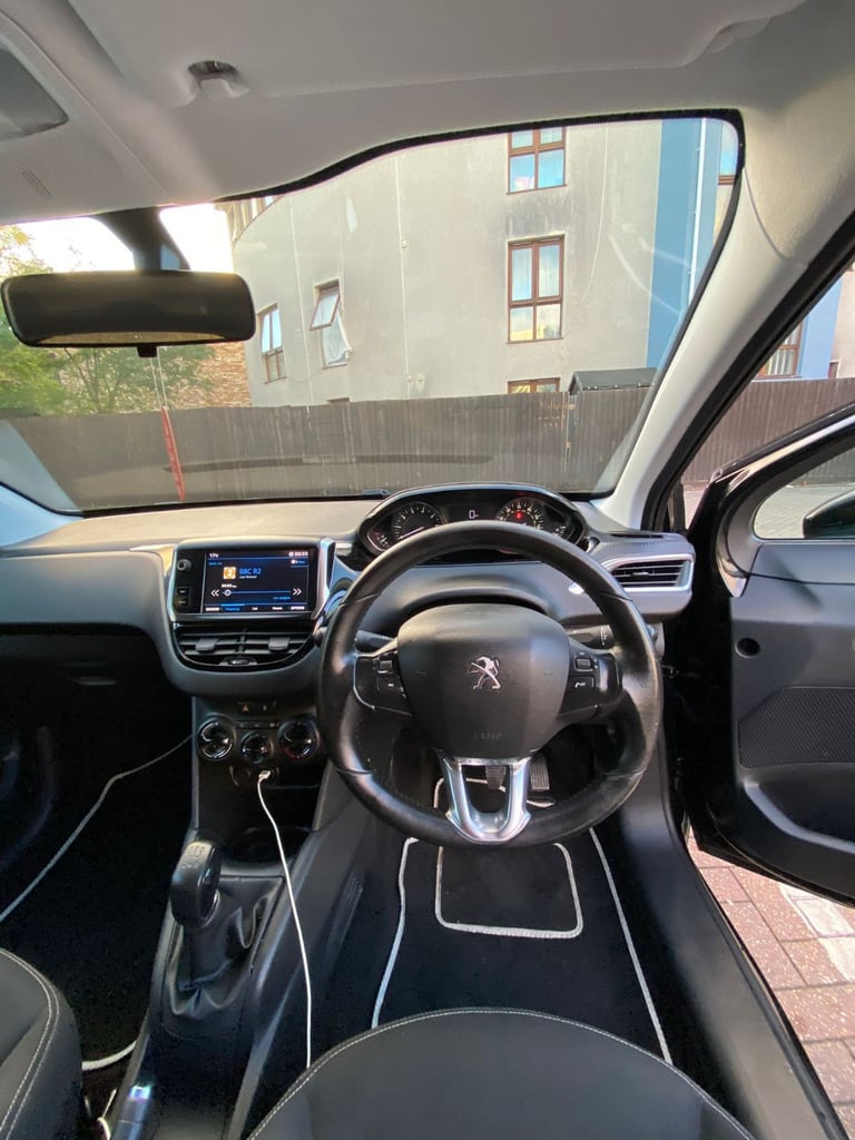 Peugeot, 208, Hatchback, 2017, Manual, 1199 (cc), 3 doors 