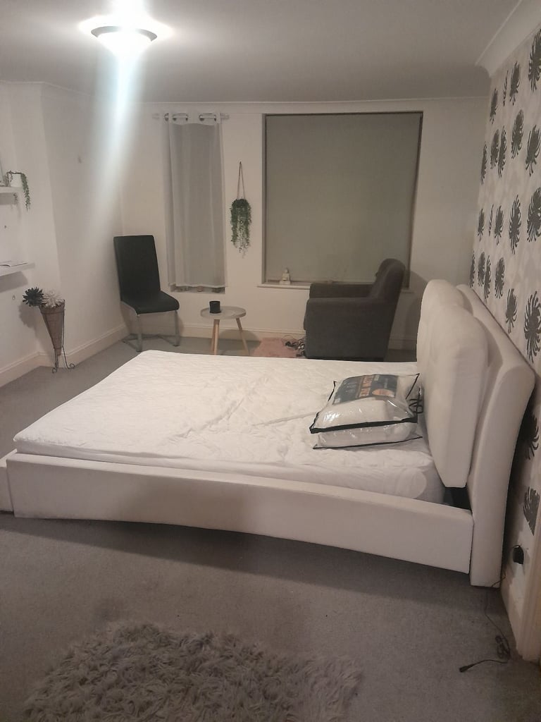 image for Attractive Double room  with ensuite to rent 