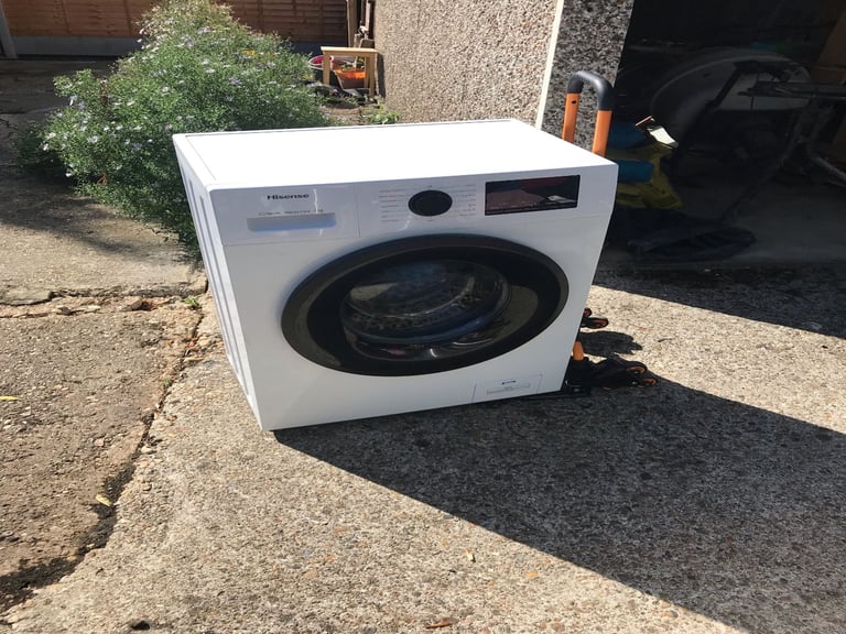 image for Hisense Washing Machine - WFPV7012EM - GOOD CONDITION - *OR BEST OFFER*
