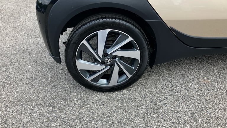 2022 Toyota Aygo X 1.0 VVT-i Edge 5dr Petrol Hatchback Hatchback Petrol Manual