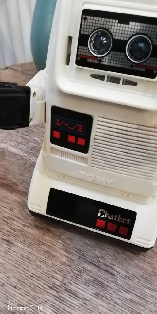Vintage Tomy Chatbot Robot 80s 