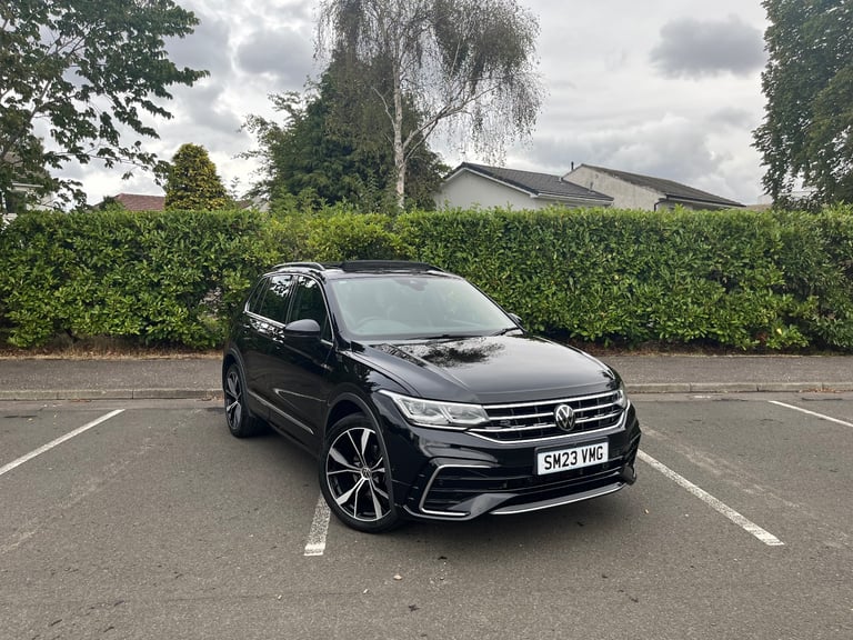 2023 Volkswagen TIGUAN R- Line Pan/r Cameras Full Service History heated steering