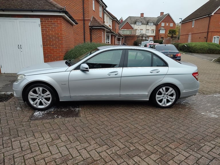 Mercedes-Benz C Class 1.8 C200 CGI Blue Efficiency Avantgarde Saloon 4dr Petrol