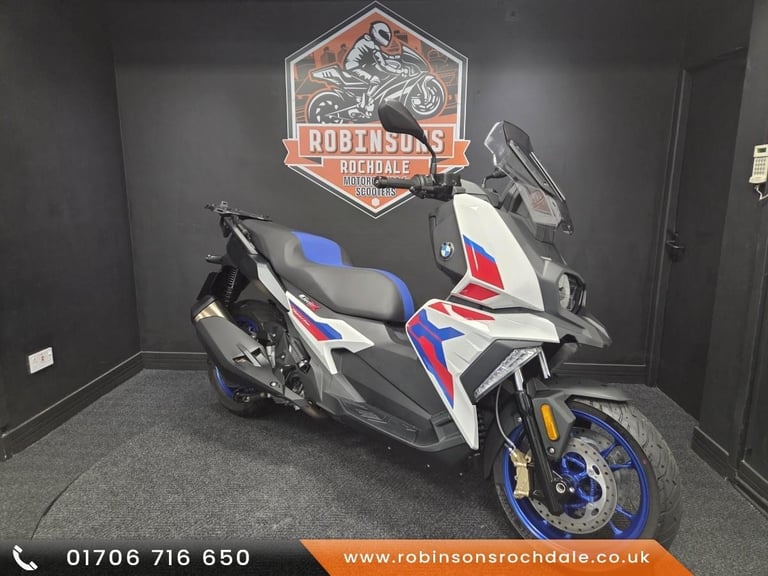 image for 2023 BMW C400 X in red white and blue with only 1422 miles.