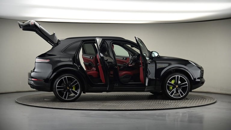 2022 Porsche Cayenne 3.0 V6 E-Hybrid 17.9kWh Platinum Edition TiptronicS 4WD Euro 6 (s/s) 5dr (3 ...