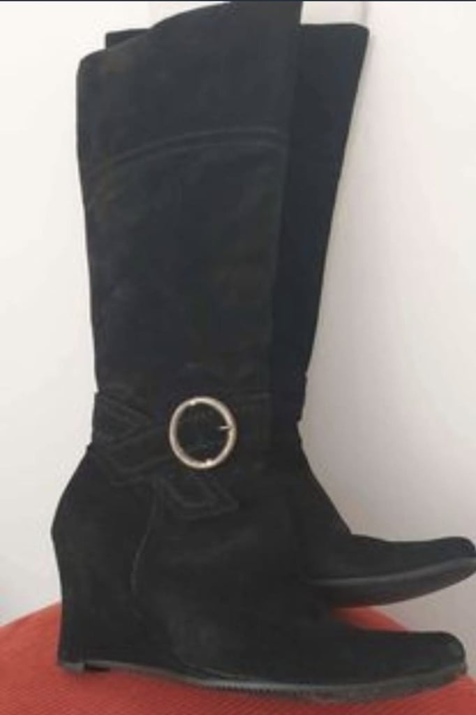 image for Clarks-Black suede leather boots-size 5.5