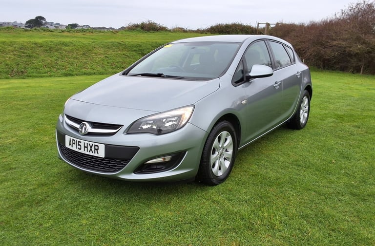2015 Vauxhall Astra 1.4i 16V Design 5dr HATCHBACK Petrol Manual