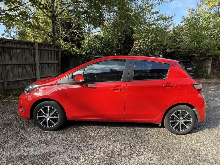 2019 Toyota Yaris 1.5 VVT-i Icon Tech Euro 6 5dr HATCHBACK Petrol Manual