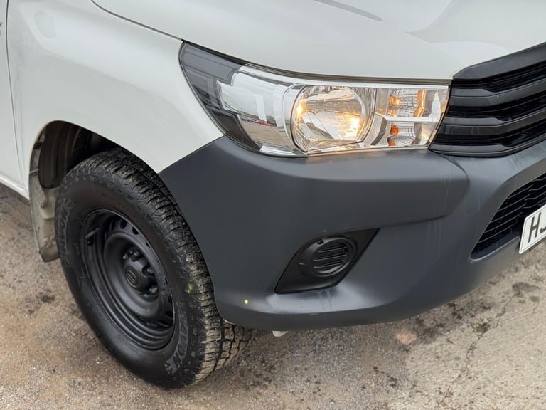 2019 Toyota Hilux Active D/Cab Pick Up 2.4 D-4D PICK UP DIESEL Manual