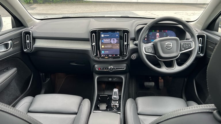 2025 Volvo XC40 2.0 B3P Ultra Dark 5dr Auto Petrol Estate Estate Petrol Automatic
