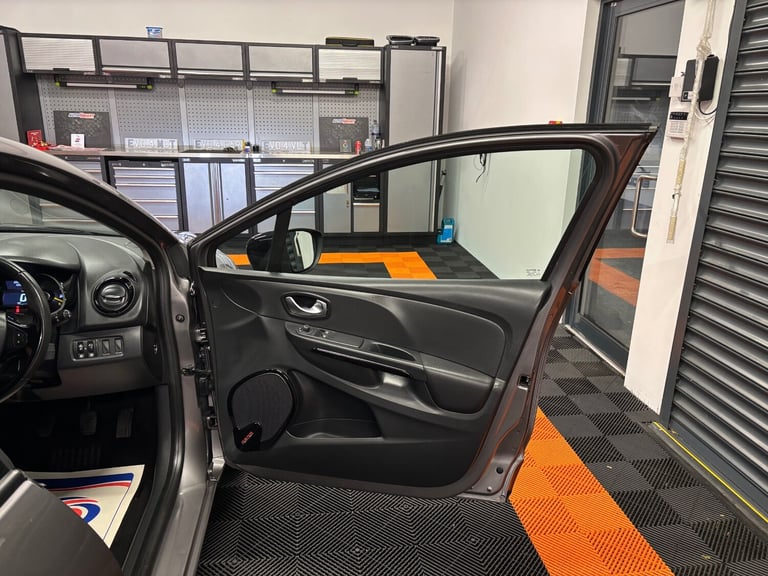 2015 Renault Clio 1.2 16V Dynamique Nav 5dr HATCHBACK Petrol Manual