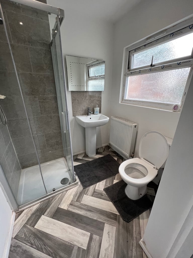 Double ensuite room available all bills including 