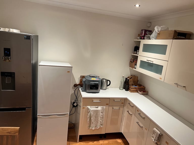 Double room to let 