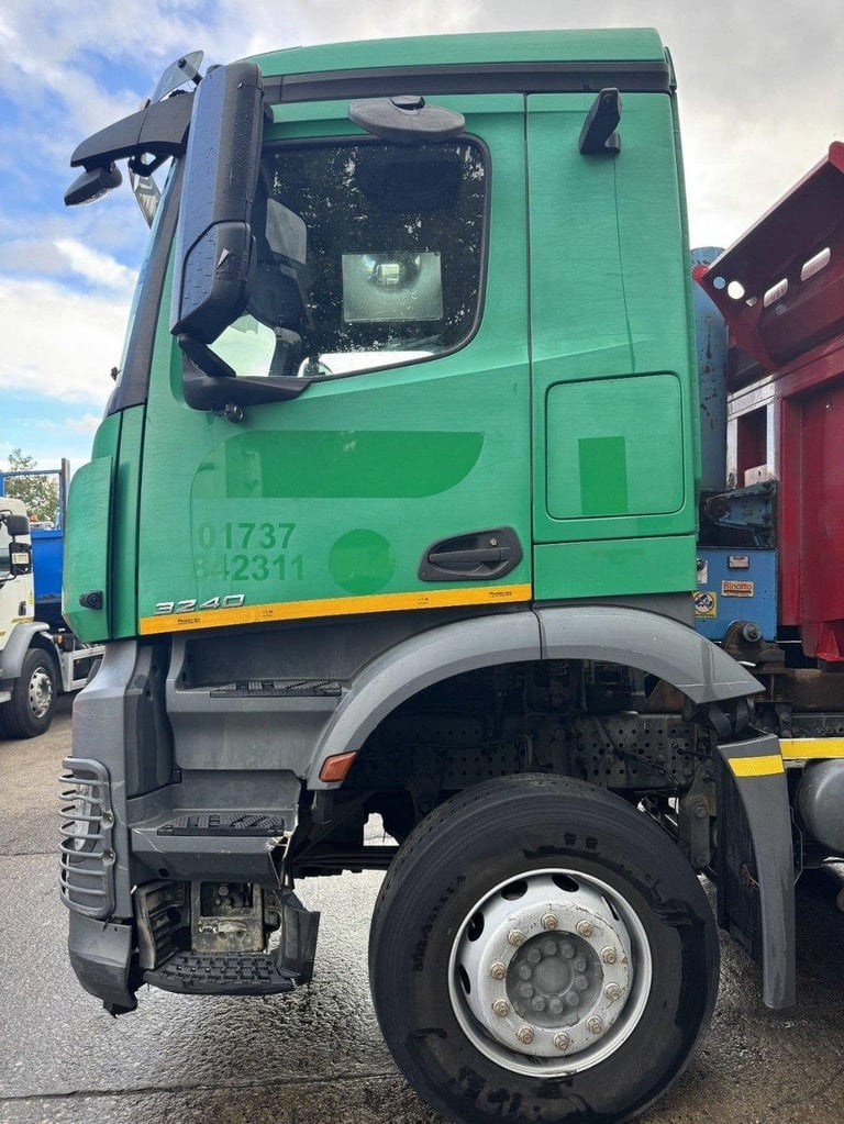 2016 MERCEDES AROCS 3240 8X4 TIPPER