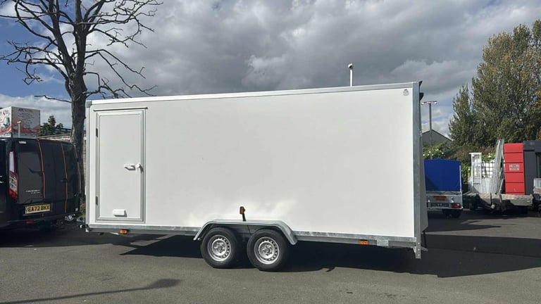 BRAND NEW NIEWIADOW 5M x 2M x 2M TWIN AXLE BOX TRAILER WITH RAMP AND SIDE DOOR 2700KG BRAKED