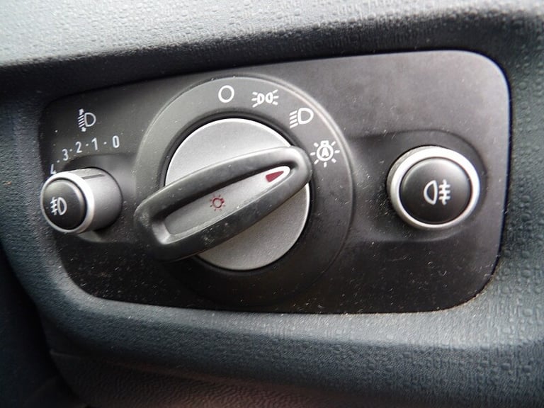 2012 Ford Fiesta Titanium Hatchback Petrol Manual