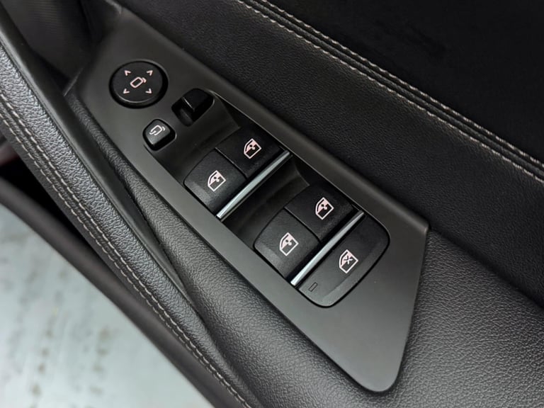 2022 BMW 5 Series 520i M Sport Saloon SALOON Petrol/Electric Hybrid Automatic