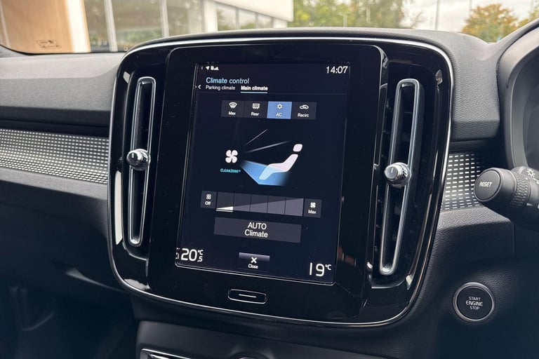 2021 Volvo XC40 1.5 T3 R-Design SUV 5dr Petrol Auto Euro 6 (s/s) (163 ps) ESTATE Petrol Automatic