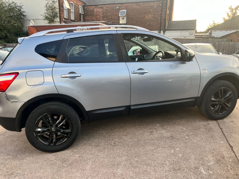 2010 Nissan Qashqai 1.5 dCi N-Tec 5dr HATCHBACK Diesel Manual
