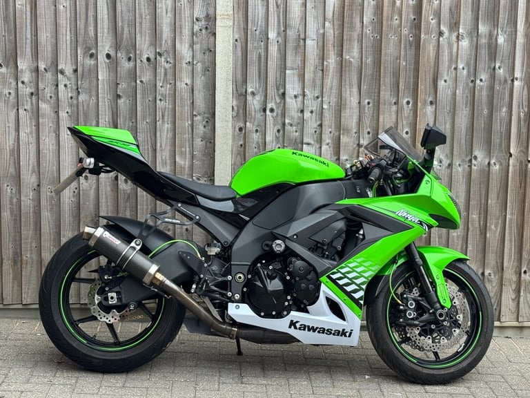 image for KAWASAKI NINJA ZX10R ANNIVERSARY EDITION 2010 (60) SUPER SPORT + 3,901 MILES 