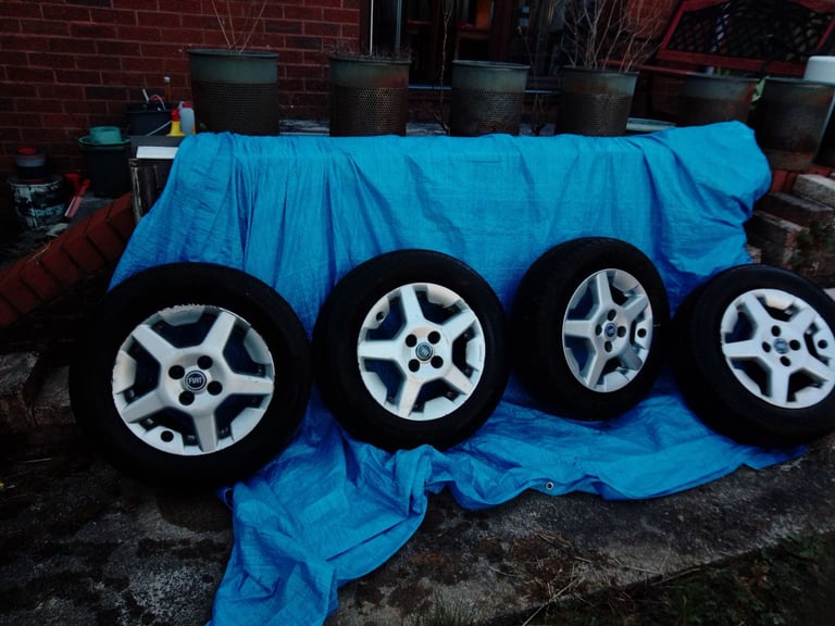 Set of 4 alloy wheels to fit Fiat Doblo Mk1