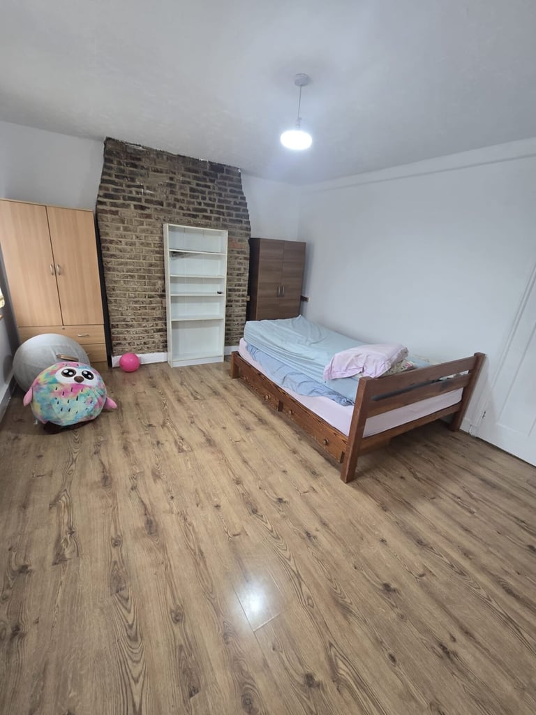 2 bedroom flat in 2-Bedroom Flat for Rent, SE8 4RG