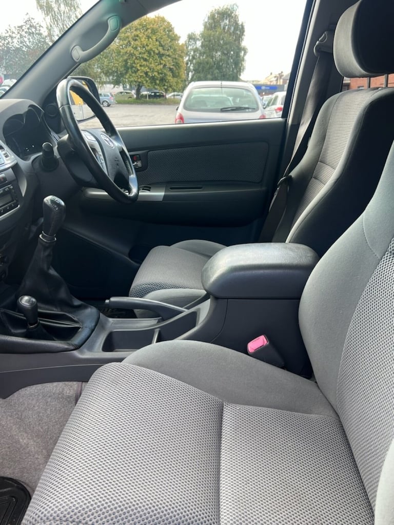 2013 Toyota Hilux 3.0 D-4D Invincible Pickup Double Cab 4dr Diesel Manual 4WD Euro 5 (171 ps) PIC...