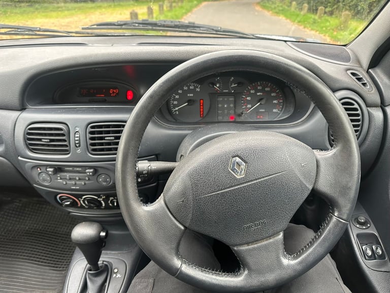 Renault Megane Automatic 1.6 Petrol Cheap Car Long MOT 