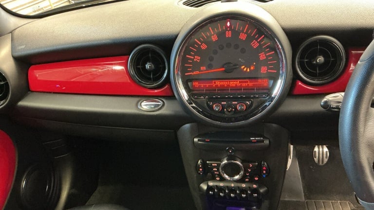 2013 MINI Hatch 2013 63-Reg Mini Cooper S ''John Cooper Works'' Chilli Pack,XENONS,211bhp HATCHBA...