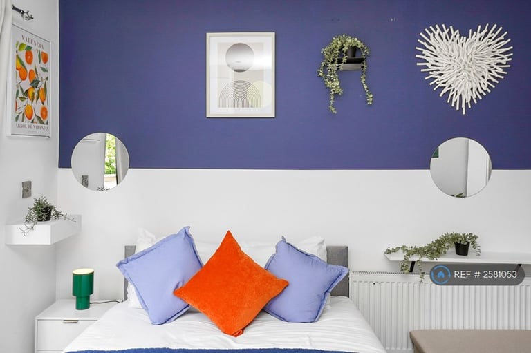 Studio flat in Roman Road, London, E3 (#2581053)