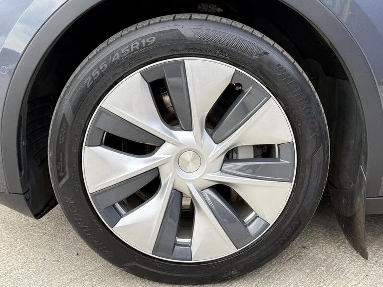 2022 Tesla Model Y Long Range AWD 5dr Auto MPV ELECTRIC Automatic