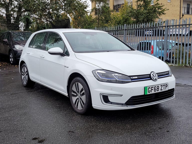 image for  Volkswagen Golf 35.8kWh e-Golf Auto 5dr Electric Automatic