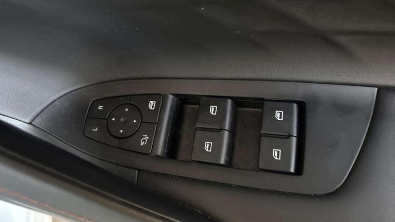 2025 MG MG HS 1.5 T-GDI Trophy 5dr ESTATE PETROL Manual