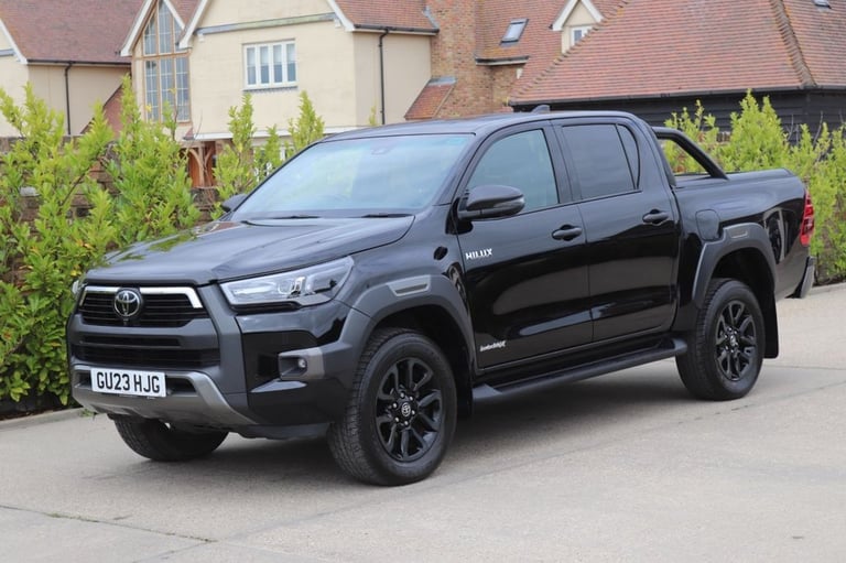 2023 Toyota Hilux 2.8 D-4D Invincible X Pickup Double Cab 4dr Diesel Auto 4WD Euro 6 (s/s) (2 PIC...